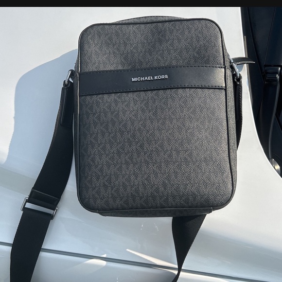 Mens Michael Kors side bag - Picture 1 of 3